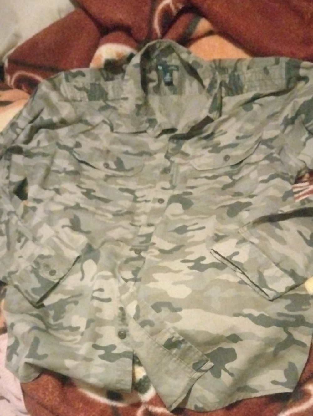 GAP Men's Green Camo Military Field Shirt. Large.New With No Tag